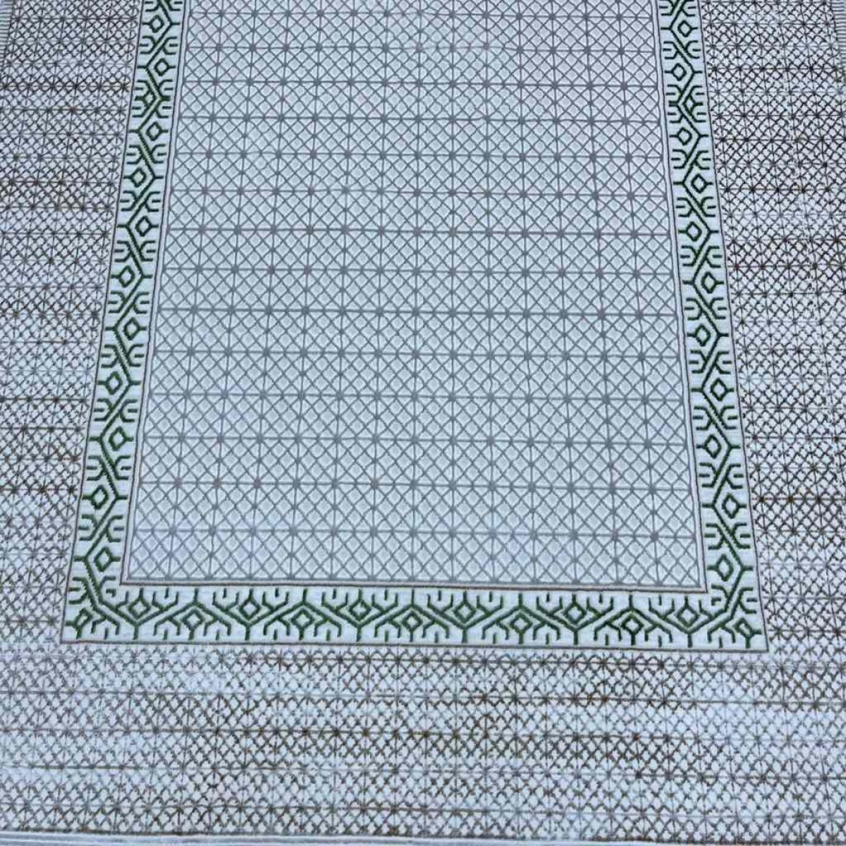 سجاد تركي رانا تركي 1102A كريم اخضر مقاس 200*300