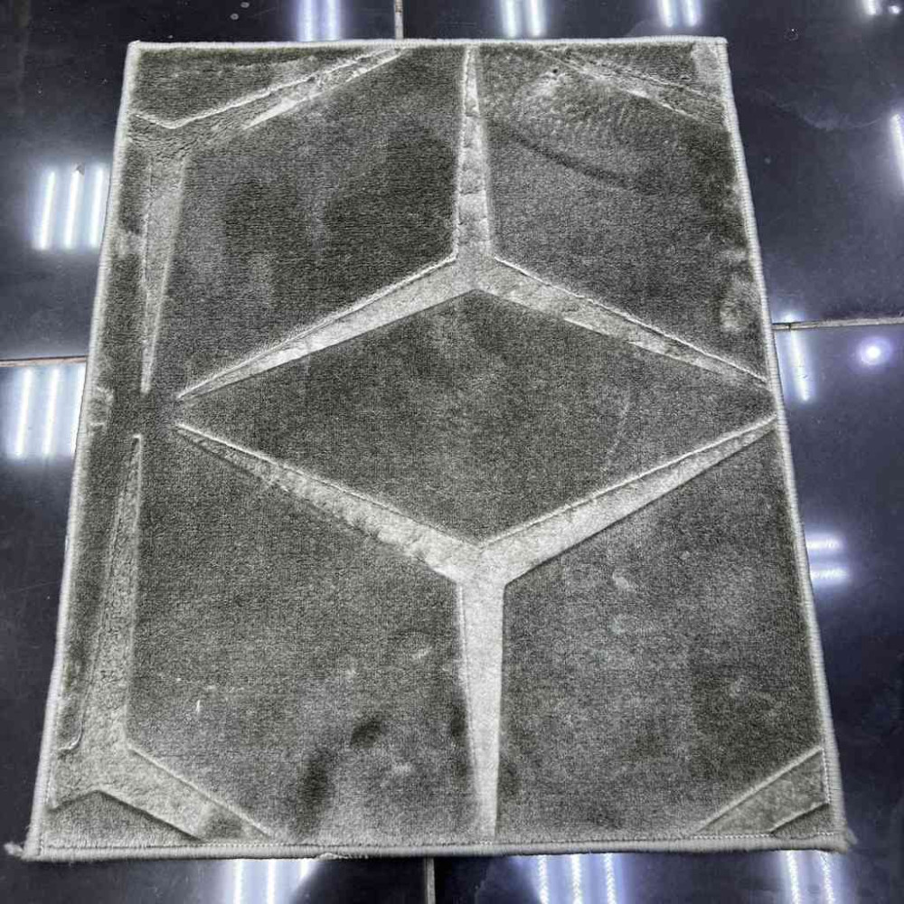 موكيت صيني عانم نقشه مرسديس رصاصي غامق 12 100*100 موكيت صيني عانم نقشه مرسديس رصاصي غامق 12 100*100