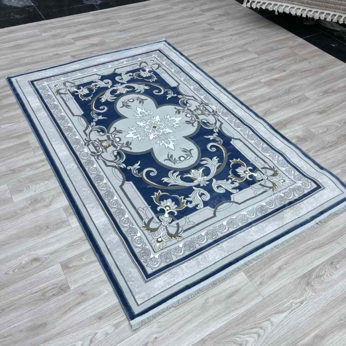 سجاد تركي سيرينتي نشقه ايراني 36235 سماوي مقاس 150*220