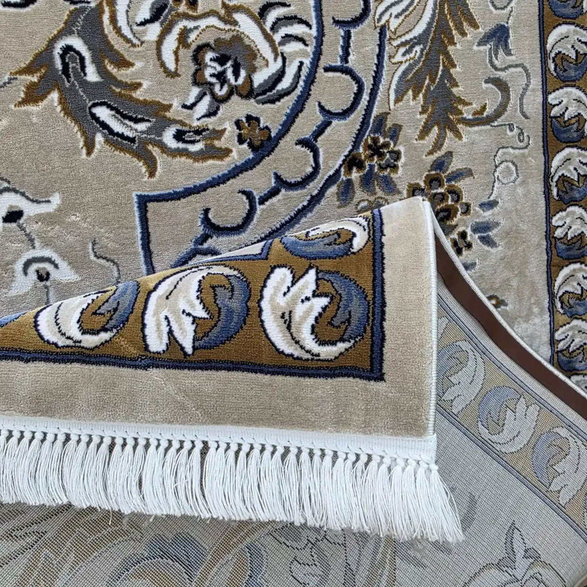 سجاد تركي شيراز A706C كلاسيك سميك ناعم بيج مقاس 400*400