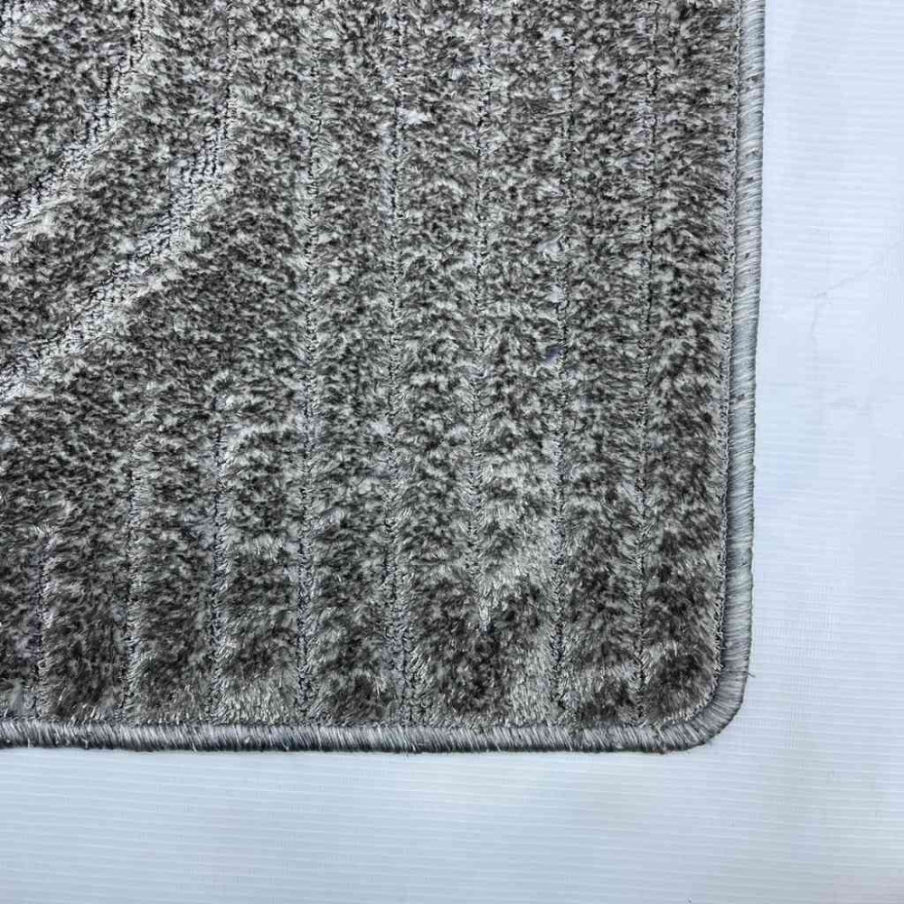 موكيت ساده بانتا رصاصي ينقاس بالمتر الطولي 100*400