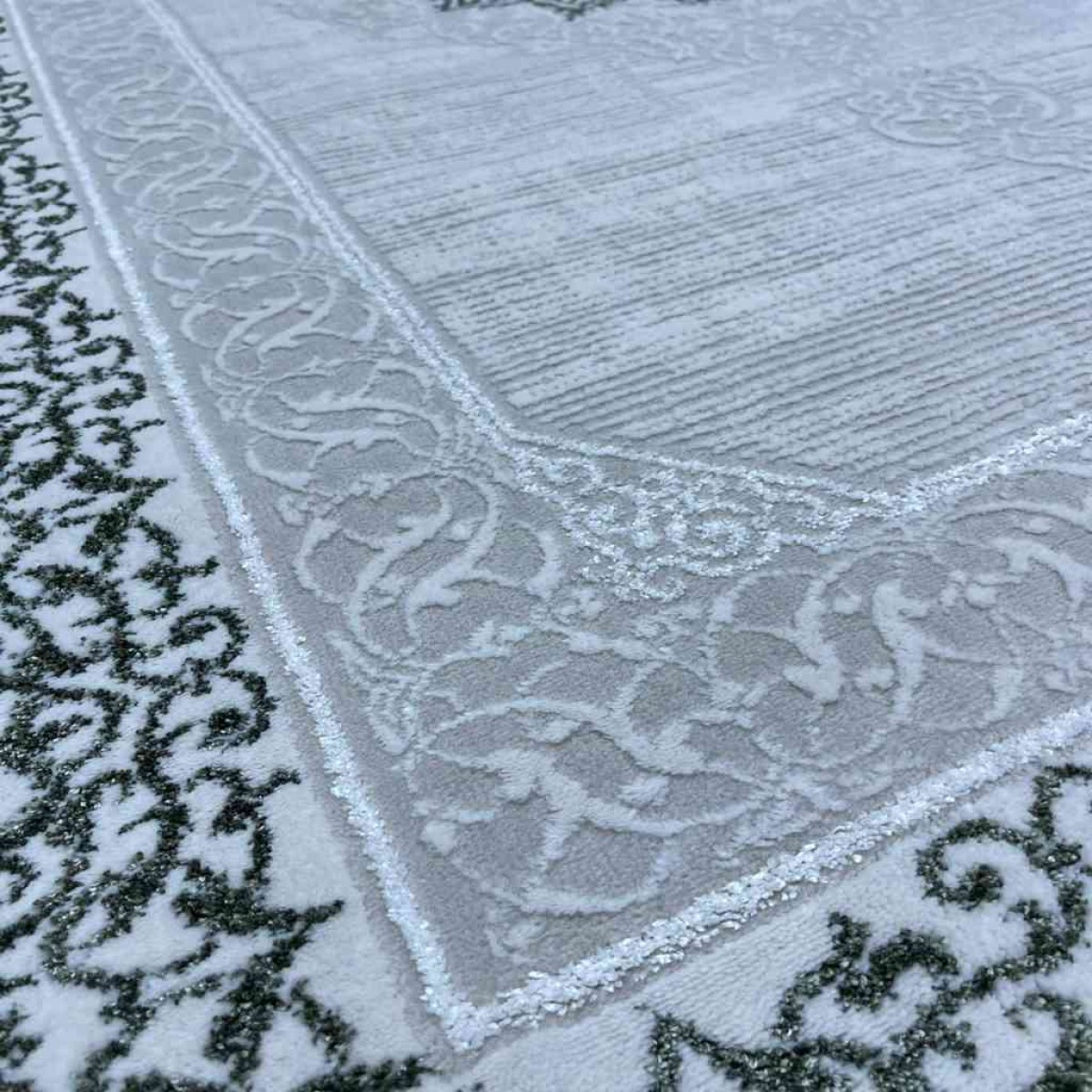 سجاد تركي بيتون تركي 26569A كريم اخضر مقاس 200*300