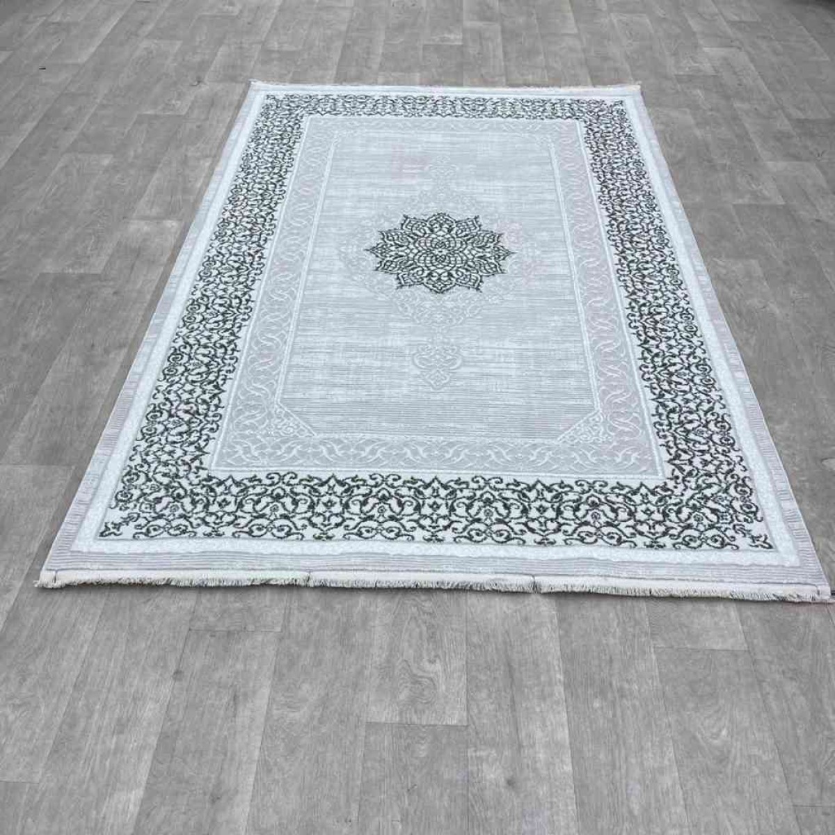 سجاد تركي بيتون تركي 26569A كريم اخضر مقاس 200*300