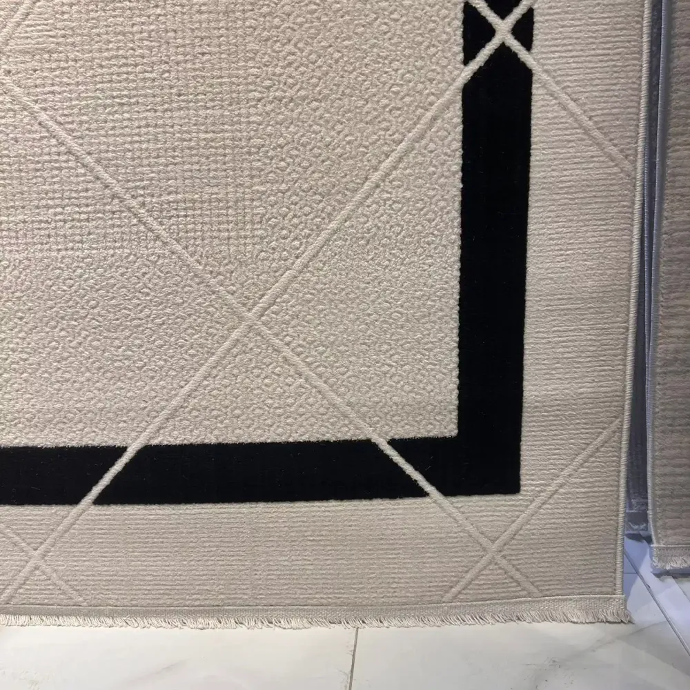 سجاد تركي اطار برواز فريم F495A كريم اسود مقاس 300*400