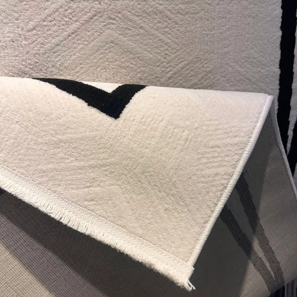 سجاد تركي اطار برواز فريم F602A كريم اسود مقاس 80*150