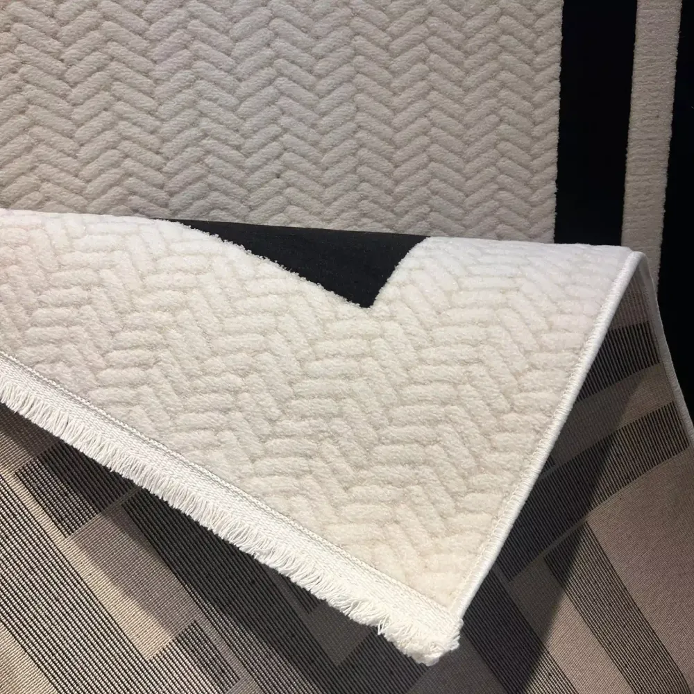 سجاد تركي اطار برواز فريم F603A كريم اسود مقاس 300*400