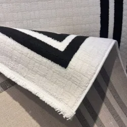 سجاد تركي اطار برواز فريم F604A كريم اسود مقاس 80*150