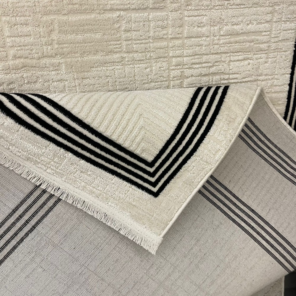 سجاد تركي اطار برواز فيكتوريا 41603A كريم اسود مقاس 150*220