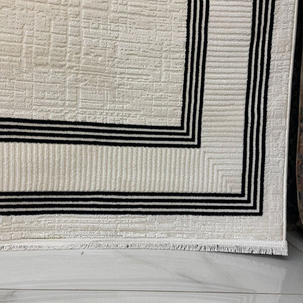 سجاد تركي اطار برواز فيكتوريا 41603A كريم اسود مقاس 150*220