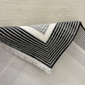 سجاد تركي اطار برواز فيكتوريا 41601A كريم اسود مقاس 80*150