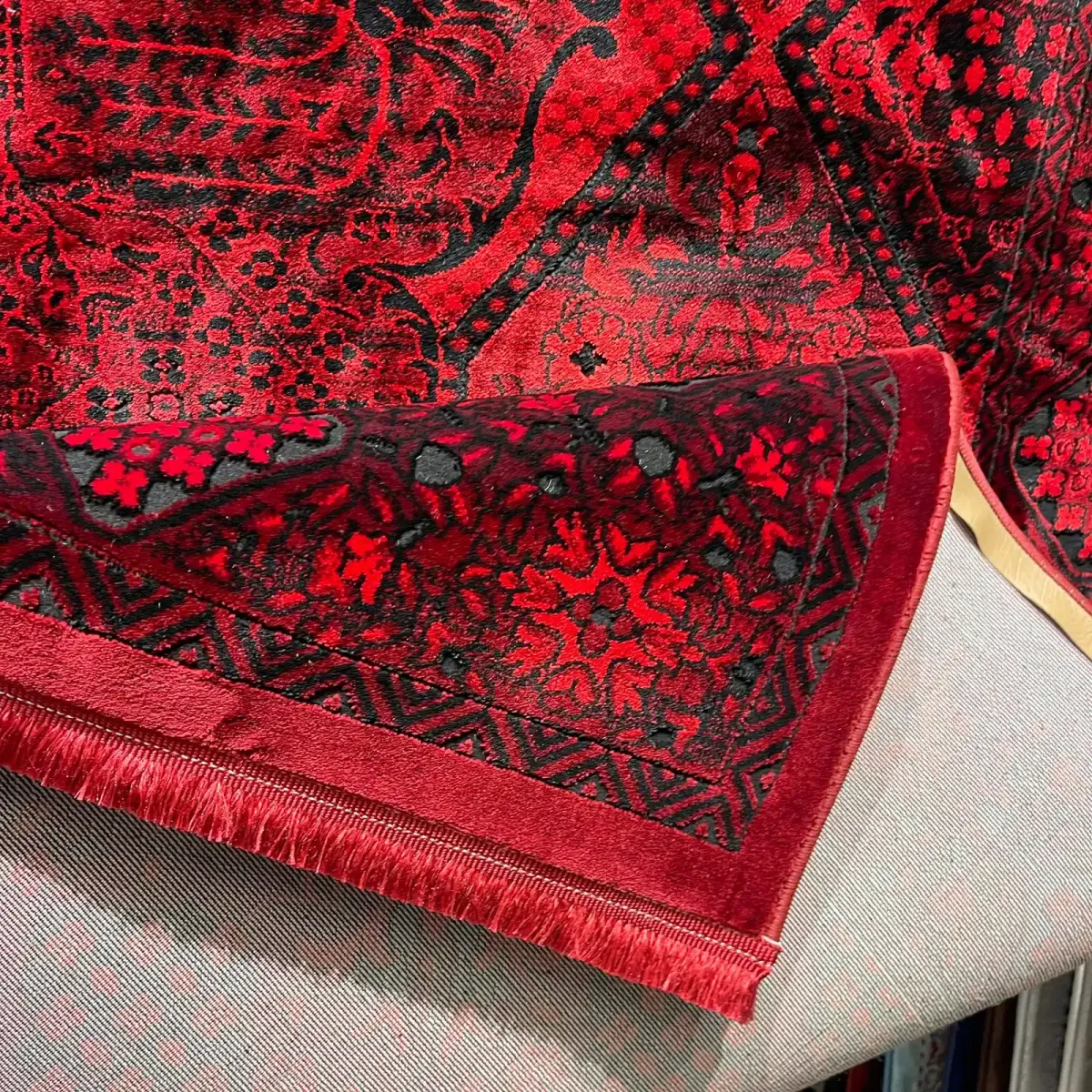 سجاد تركي بخارى قندهار افغاني P1661 احمر غامق مقاس 50*80 سجاد تركي بخارى قندهار افغاني P1661 احمر غامق مقاس 50*80