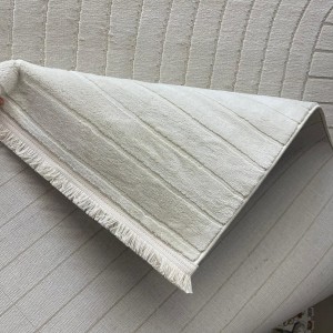 سجاد تركي شفاء 39796A اللون كريم مقاس 50*80