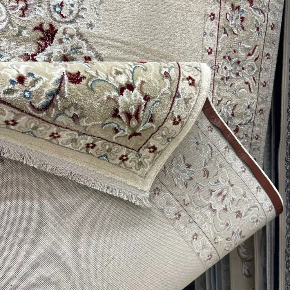 سجاد اصفهان تركي كلاسيك E506B كريم مقاس 50*80 - اصفهان سجاد تركي كلاسيك