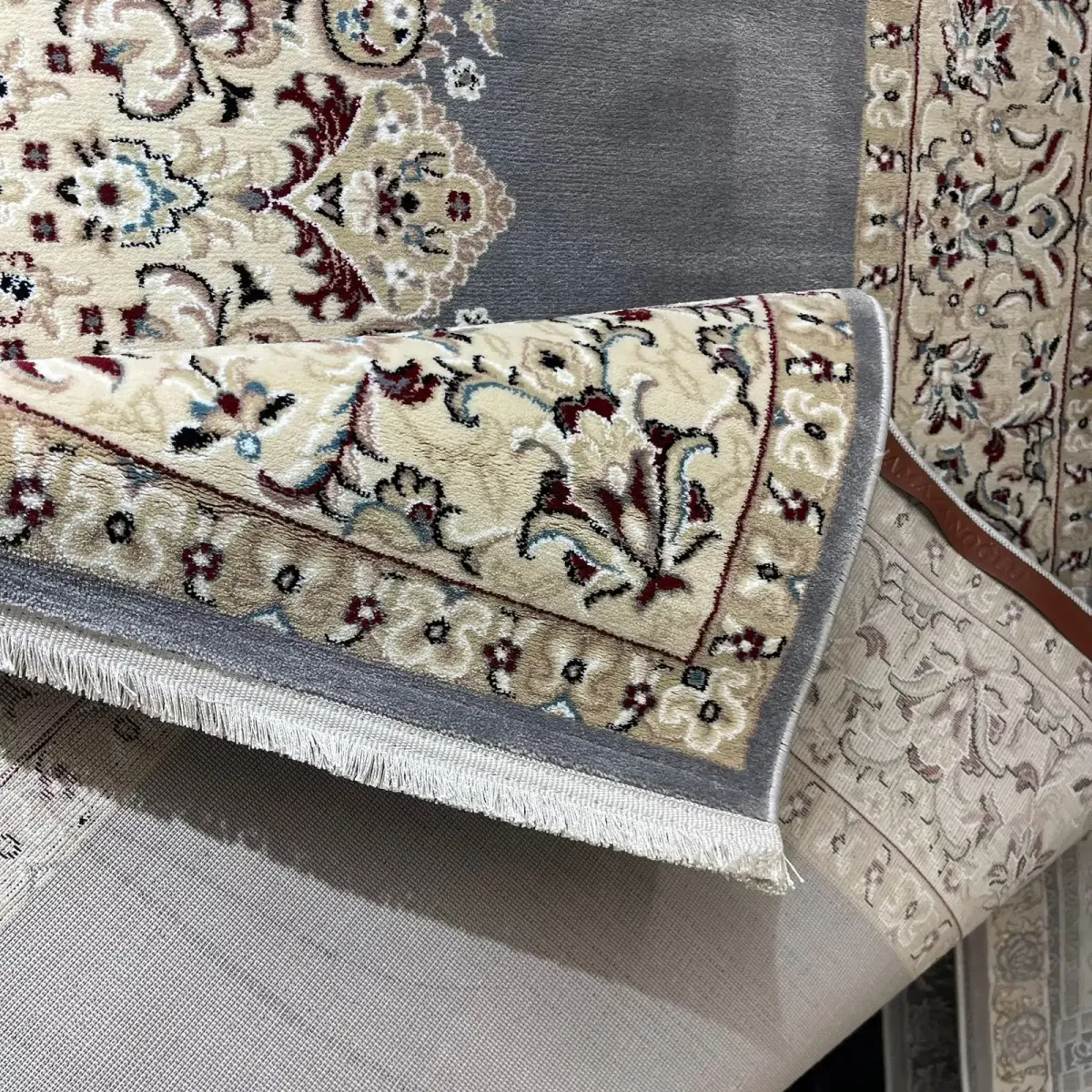 سجاد اصفهان تركي كلاسيك E506B رصاصي مقاس 300*500 - اصفهان سجاد تركي كلاسيك