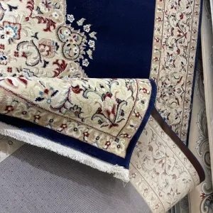 سجاد اصفهان تركي كلاسيك E506B كحلي مقاس 400*700 سجاد اصفهان تركي كلاسيك E506B كحلي مقاس 400*700