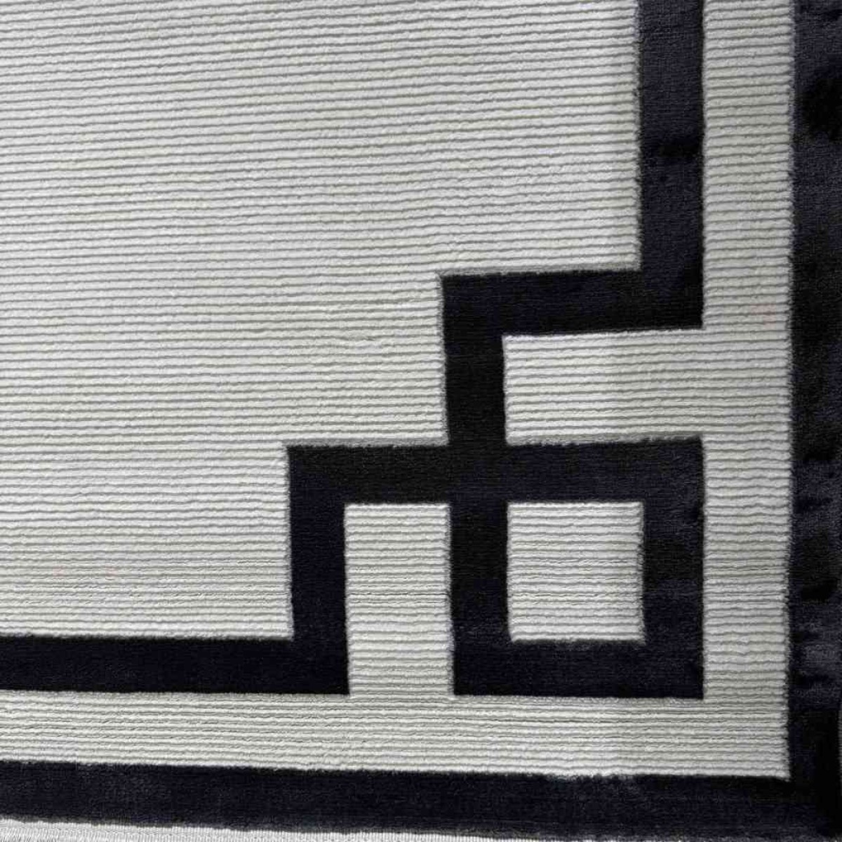 سجاد تركي برواز مودرن 43 ابيض اسود مقاس 250*350