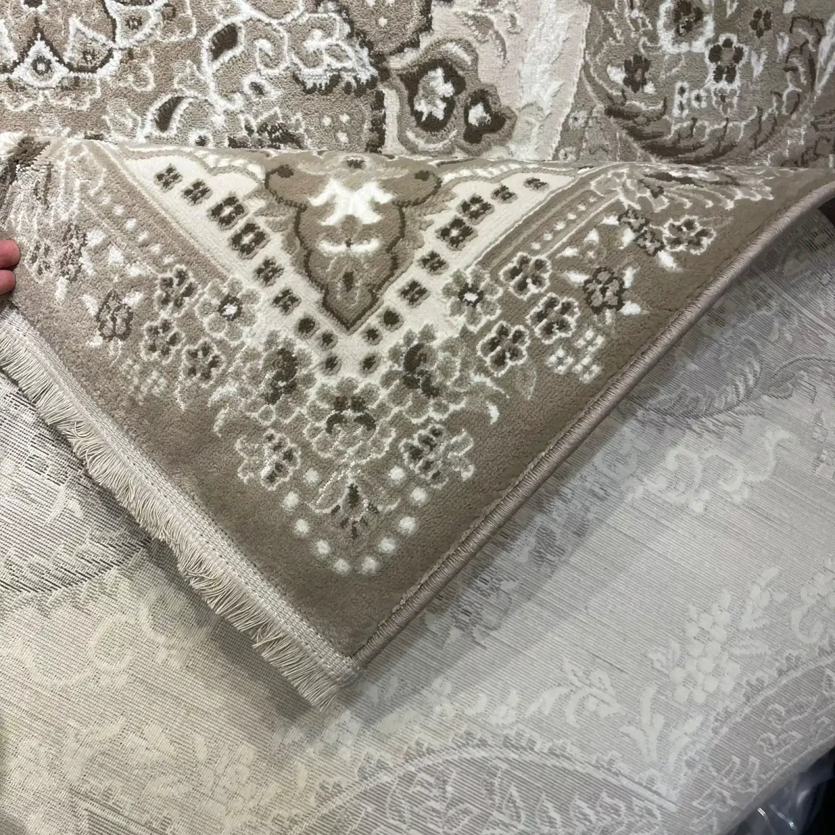 سجاد فيرونا تركي كلاسيك N485A بيج غامق مقاس 200*300