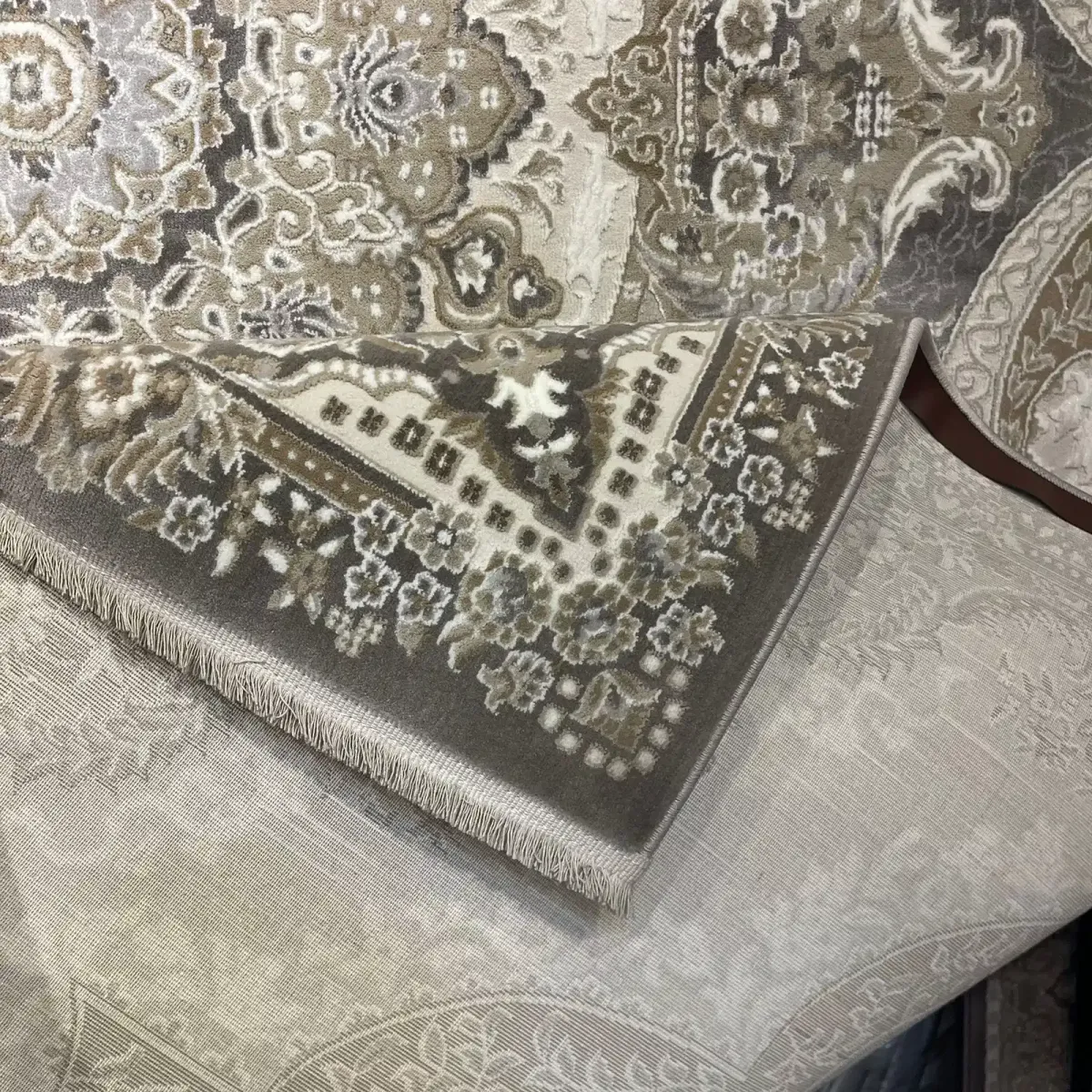 سجاد فيرونا تركي كلاسيك N485A رصاصي غامق مقاس 400*400
